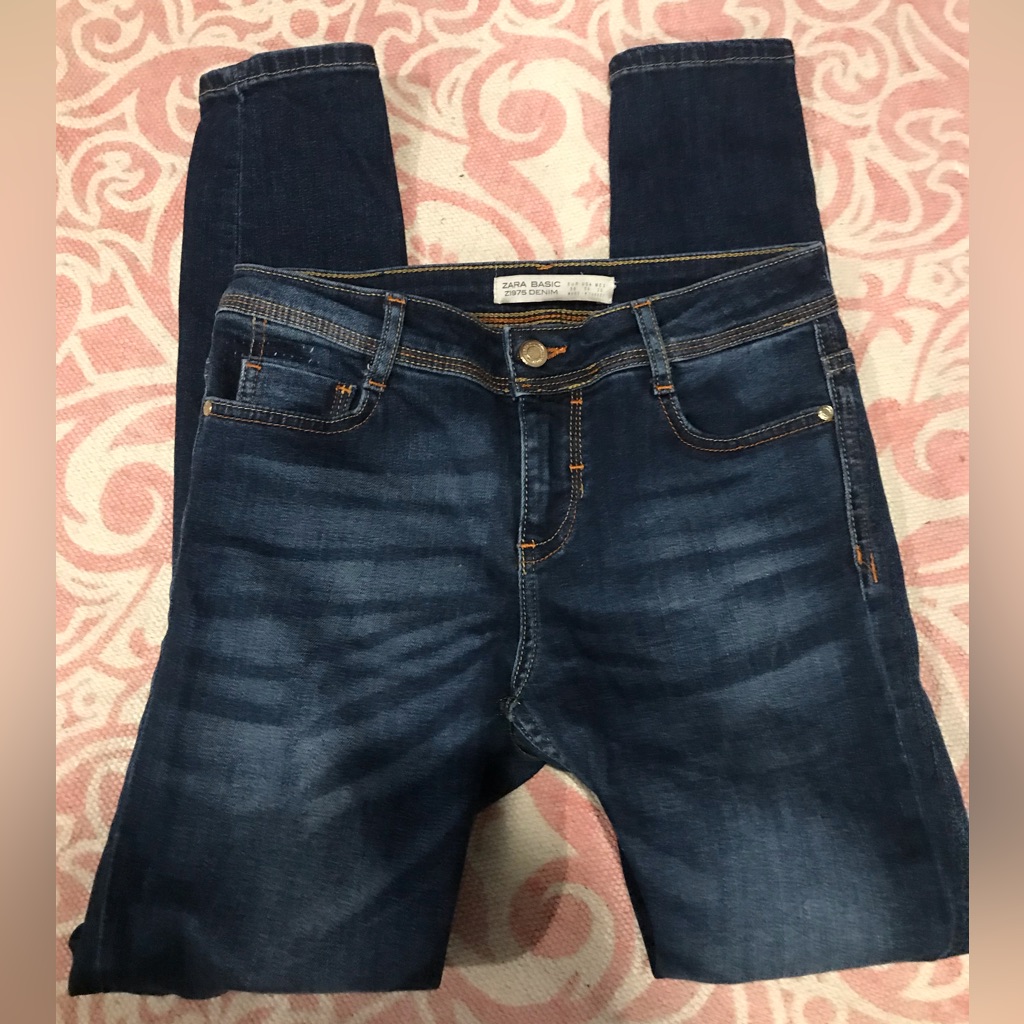 Zara Basic Jeans.